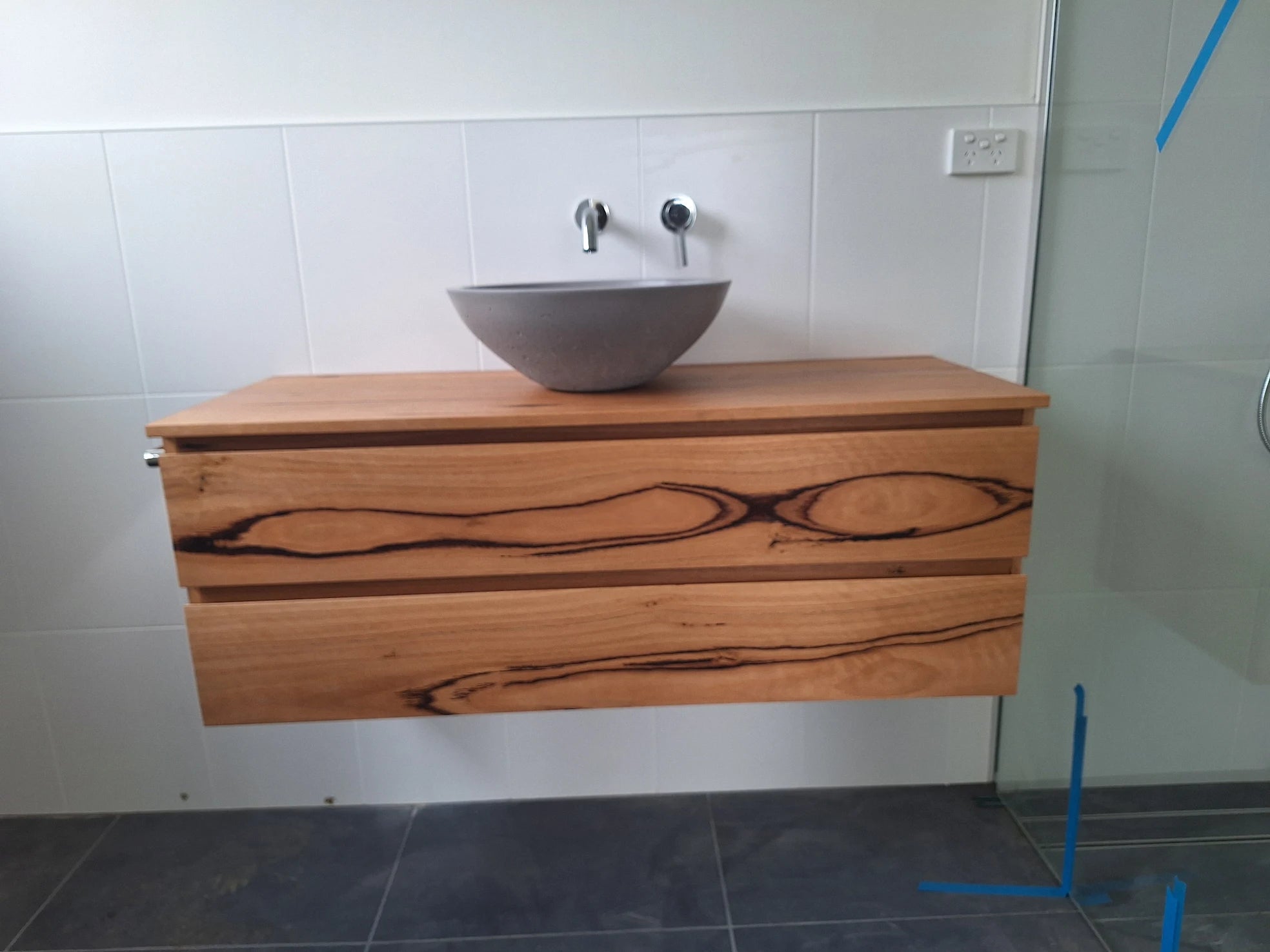 Orana Vanity