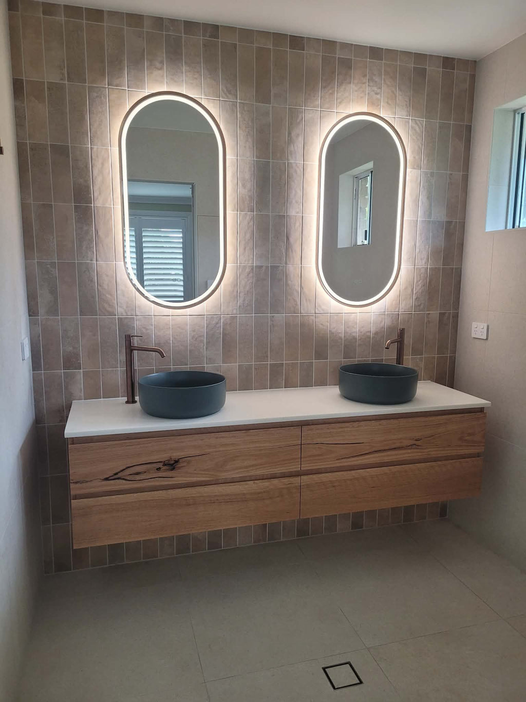 Orana Vanity