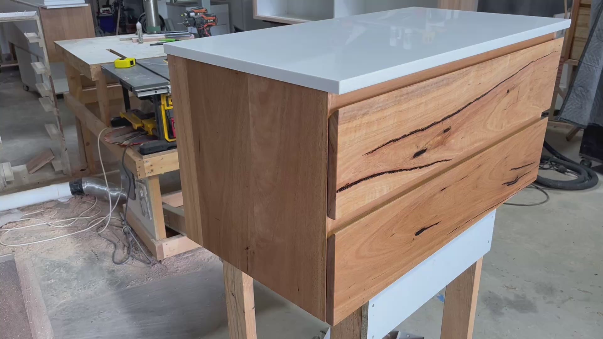 Orana Vanity