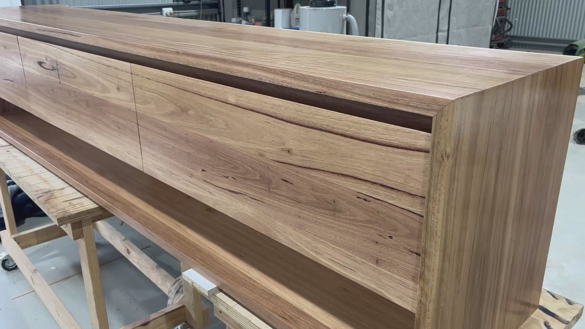 Kanangra Vanity